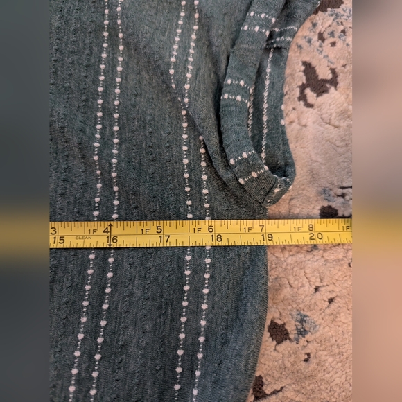 Top/blouse size small - Picture 2 of 5